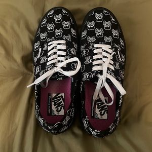 Brand new black/white skull vans shoes.